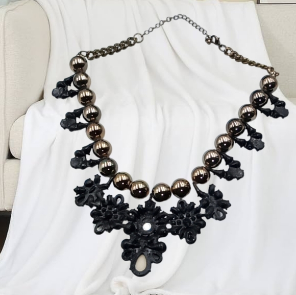 Bronze Beaded Necklace/Choker with Black Flowers and an Pendant - Picture 5 of 5